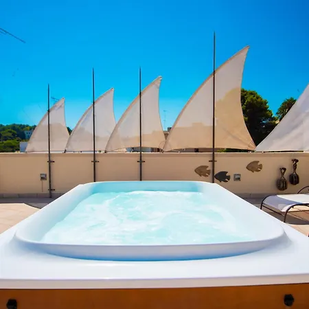 Corte Di Nettuno - Cdshotels فندق أوترانتو