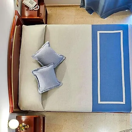 Отель Corte Di Nettuno - Cdshotels